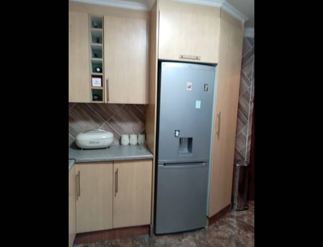 3 BEDROOM HOUSE FOR SALE IN DAVEYTON EXT 3
